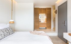 18 Grapes Hotel